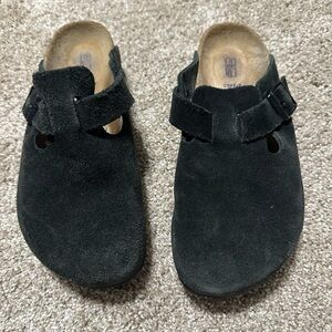 Women’s Birkenstocks Black Suede Clogs